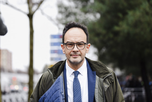 El secretario de Estado de Telecomunicaciones e Infraestructuras Digitales, Antonio Hernando, a su llegada a los juzgados de Plaza de Castilla, a 2 de febrero de 2026, en Madrid (España).