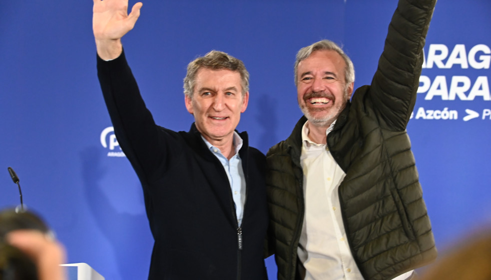 El presidente del PP, Alberto Nuñez Feijóo, y el candidato del PP a la reelección a la Presidencia del Gobierno de Aragón, Jorge Azcón, durante una comida mitin, en el Hotel Valdeherrera, a 1 de 