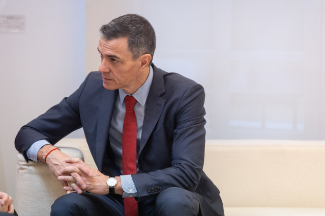 El presidente del Gobierno, Pedro Sánchez, recibe al presidente del Líbano, Joseph Aoun, en el Palacio de la Moncloa, a 2 de febrero de 2026, en Madrid (España).