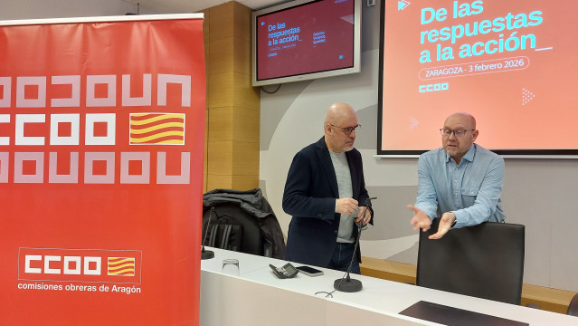 El secretario general de CCOO, Unai Sordo, junto a su homólogo en Aragón, Manuel Pina.