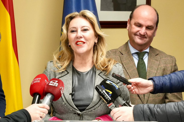 La consejera de Economía, Hacienda, Fondos Europeos y Diálogo Social y portavoz del Gobierno andaluz, Carolina España, este martes en Écija (Sevilla)