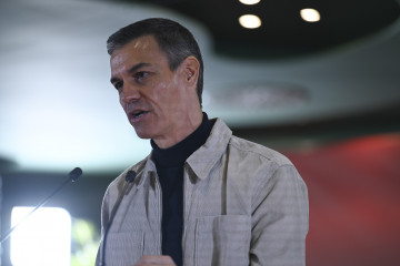 El secretario general del PSOE y presidente del Gobierno, Pedro Sánchez, participa en un mitin de campaña, a 25 de enero de 2026, en Huesca, Aragón (España).