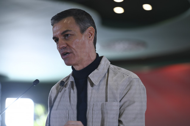 El secretario general del PSOE y presidente del Gobierno, Pedro Sánchez, participa en un mitin de campaña, a 25 de enero de 2026, en Huesca, Aragón (España).