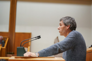 Archivo - El portavoz de Sumar en el Parlamento vasco, Jon Hernández