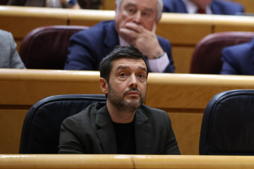 El ministro de Derechos Sociales, Consumo y Agenda 2030, Pablo Bustinduy, durante una sesión plenaria en el Senado, a 3 de febrero de 2026, en Madrid (España).