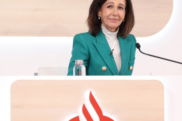 Archivo - La presidenta del Banco Santander, Ana Botín, durante la presentación de los resultados de Banco Santander en su ejercicio de 2024, a 5 de febrero de 2025, en Boadilla del Monte, Madrid (E