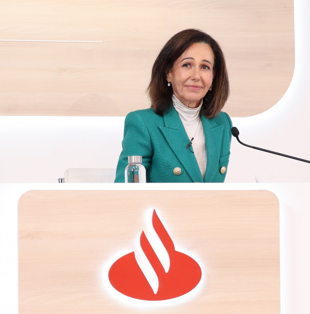Archivo - La presidenta del Banco Santander, Ana Botín, durante la presentación de los resultados de Banco Santander en su ejercicio de 2024, a 5 de febrero de 2025, en Boadilla del Monte, Madrid (España).