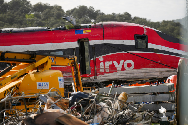 Trabajos de rescate de los convoyes de trenes accidentados en la zona del suceso en Adamuz (Córdoba). A 22 de enero de 2026, Adamuz, Córdoba (Andalucía, España).