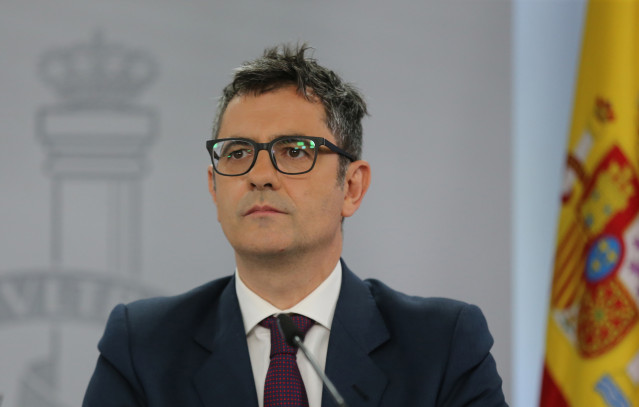 Archivo - El ministro de la Presidencia, Félix Bolaños, ofrece una rueda de prensa posterior al Consejo de Ministros, en el Complejo de la Moncloa, a 26 de abril de 2022, en Madrid (España).