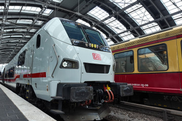 Archivo - Tren IC L deTalgo en Alemania
