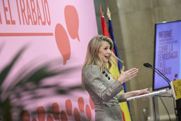 La vicepresidenta segunda del Gobierno y ministra de Trabajo y Economía Social, Yolanda Díaz, durante el acto de presentación del informe de expertos sobre democracia en el trabajo, a 2 de febrero 
