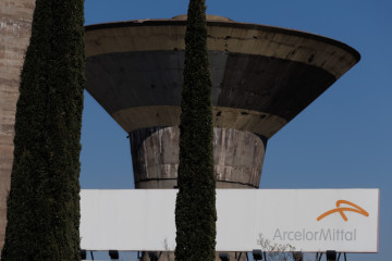 Archivo - Entrada de la sede de ArcelorMittal, a 2 de marzo de 2023, en Getafe, Madrid (España). ArcelorMittal es el principal productor siderúrgico y minero integrado a escala mundial, con una plan