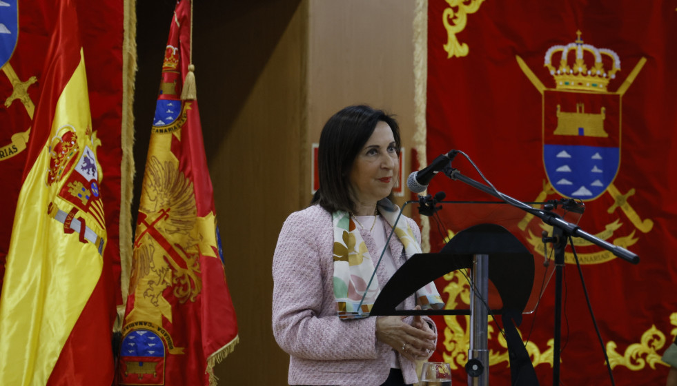 La ministra de Defensa, Margarita Robles, interviene durante una visita a la Brigada ‘Canarias’ XVI, a 28 de enero de 2026, en Gran Canaria, Canarias (España).