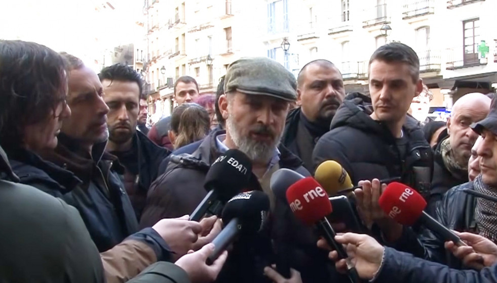 El presidentde de Vox, Santiago Abascal, este jueves en la plaza del Torico de Teruel.