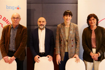 El portavoz del grupo municipal del BNG en el Ayuntamiento de A Coruña, Francisco Jorquera; el diputado Néstor Rego; la portavoz nacional del BNG, Ana Pontón; y la senadora Carme da Silva, en un ac