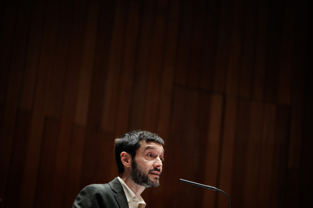 Archivo - El ministro de Derechos Sociales, Consumo y Agenda 2030, Pablo Bustinduy.