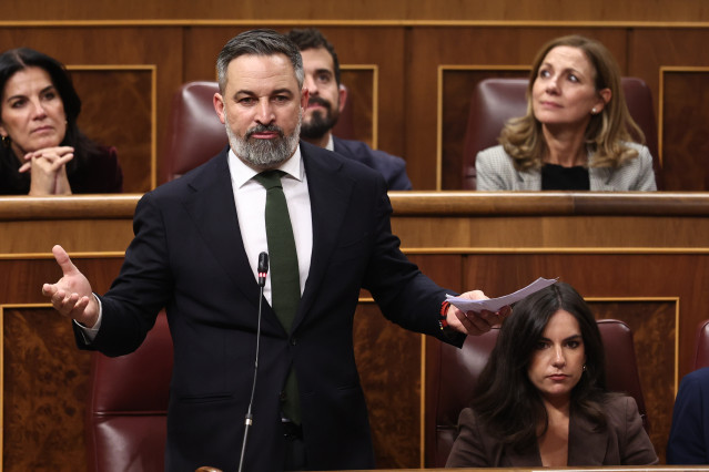 Archivo - El presidente de Vox, Santiago Abascal, interviene durante una sesión de control al Gobierno, en el Congreso de los Diputados, a 12 de noviembre de 2025, en Madrid (España).
