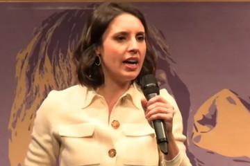Irene Montero en un acto de cierre de campaña de las elecciones de Aragón el 6 de feberero de 2026