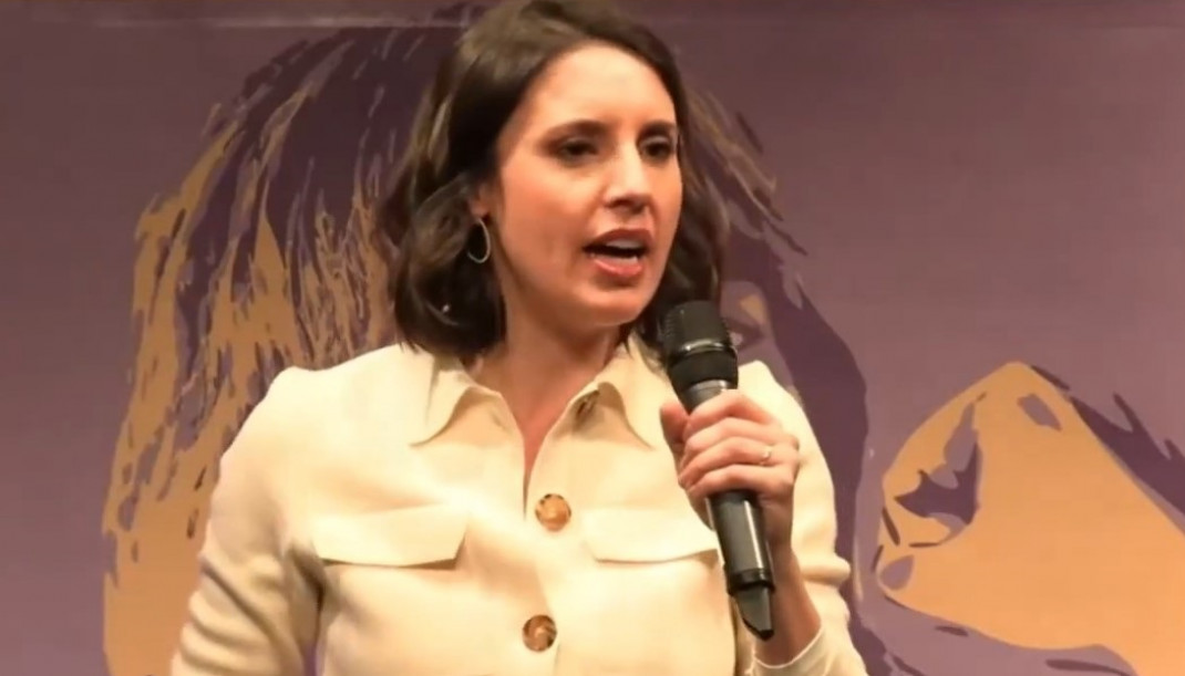 Irene Montero en un acto de cierre de campaña de las elecciones de Aragón el 6 de feberero de 2026