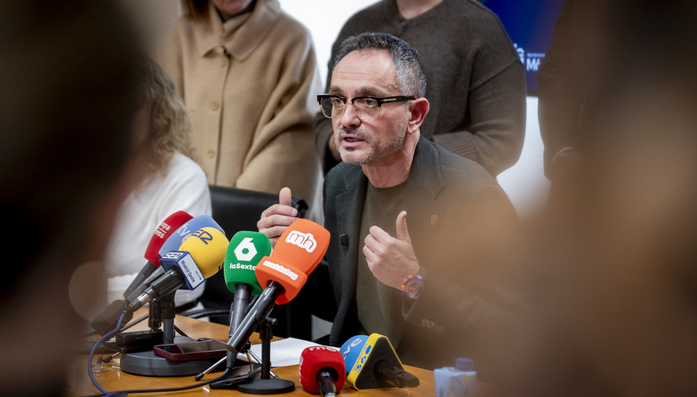 El  alcalde de Móstoles, Manuel Bautista, ofrece una rueda de prensa para negar el supuesto caso de acoso laboral y sexual contra una ex concejala y denunciar 