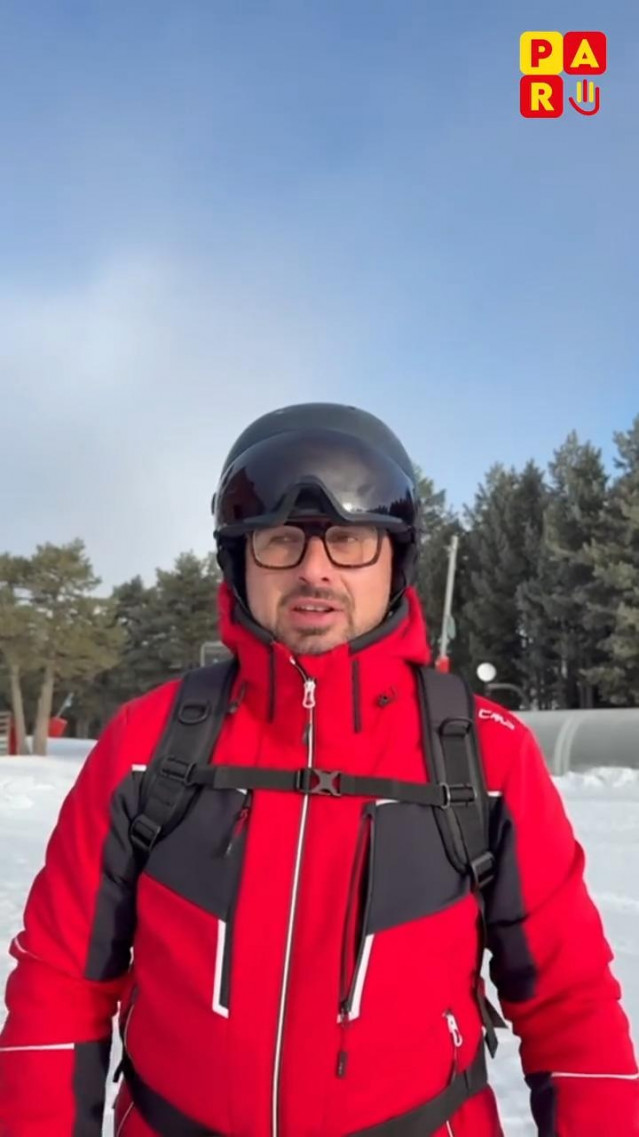 EL candidato del PAR a la Presidencia de Aragón, Alberto Izquierdo, este sábado en la estación de Aramón Valdelinares.
