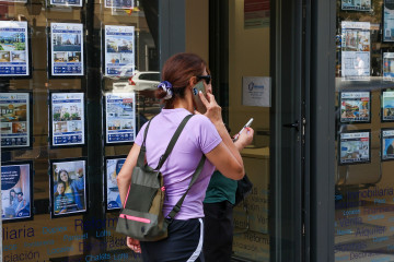 Archivo - Escaparate de una inmobiliaria