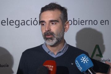 El consejero de Agricultura, Pesca, Agua y Desarrollo Rural, Ramón Fernández-Pacheco, en declaraciones a los medios.