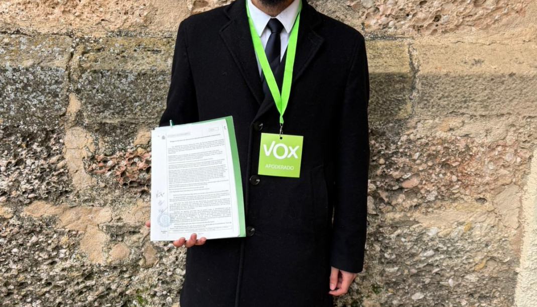 El apoderado de Vox en Torre de Arcas (Teruel).