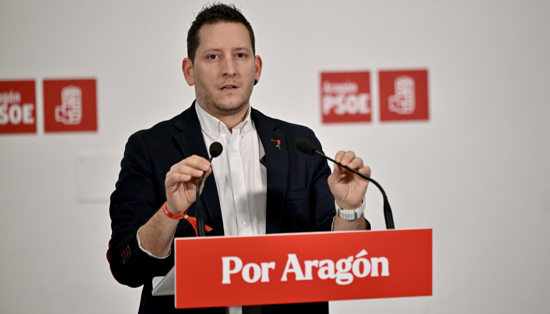 EuropaPress 7275465 portavoz psoe aragon jesus morales ofrece rueda prensa seguimiento noche