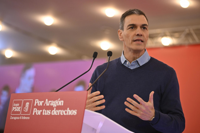 El secretario general del PSOE y presidente del Gobierno, Pedro Sánchez, interviene en el acto de cierre de campaña, a 6 de febrero de 2026, en Zaragoza, Aragón (España). Los comicios se celebran el próximo domingo 8 de febrero.