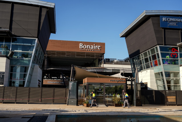 Archivo - Exterior del centro comercial Bonaire,