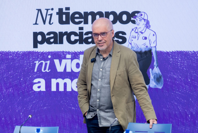 El secretario general de CCOO, Unai Sordo, durante la presentación del informe 'La brecha salarial de género, síntoma de la desigualdad estructural', a 9 de febrero de 2026, en Madrid (España)
