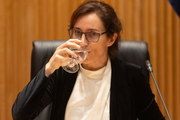 La ministra de Sanidad, Mónica García, durante la jornada 'Tax The Robots: Fiscalidad y Empleo en la Era de la Inteligencia Artificial', en el Congreso