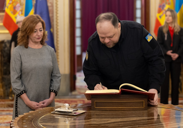 El presidente del Parlamento de Ucrania, Ruslan Stefanchuk, recibido por la presidenta del Congreso, Francina Armengol, a 9 de febrero de 2026, en Madrid (España)