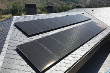 Archivo - Placas solares