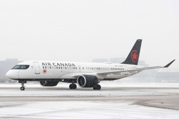 Archivo - Avión Airbus A220 de Air Canada.