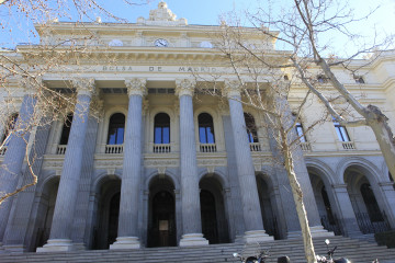 Archivo - Fachada de la bolsa de Madrid.