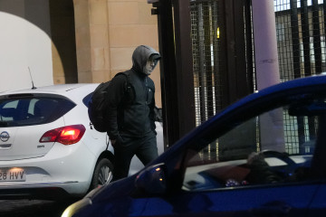 El exjefe militar de ETA Garikoitz Aspiazu Rubina, alias 'Txeroki', a su salida de la prisión de Martutene, a 9 de febrero de 2026, en Donostia-San Sebastián, Gipuzkoa