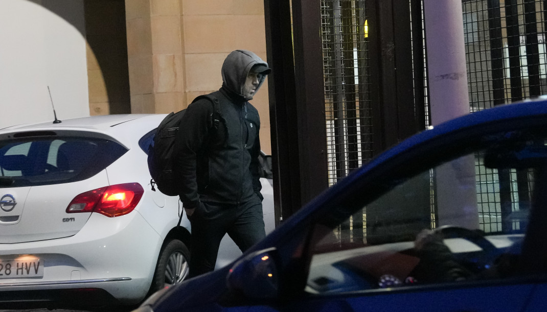 El exjefe militar de ETA Garikoitz Aspiazu Rubina, alias 'Txeroki', a su salida de la prisión de Martutene, a 9 de febrero de 2026, en Donostia-San Sebastián, Gipuzkoa