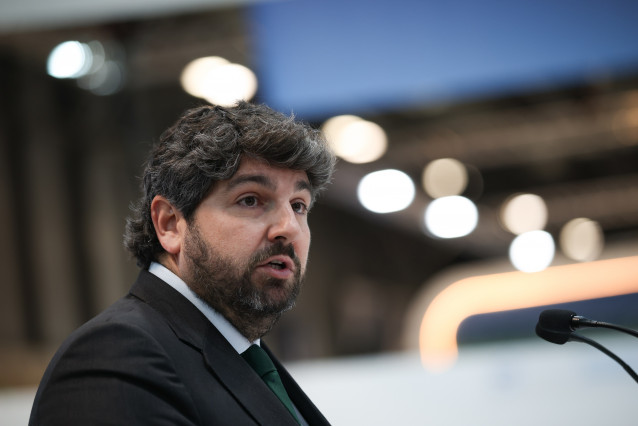 El presidente de la Región de Murcia, Fernando López Miras, interviene durante el acto conmemorativo del Día de la Región de Murcia en FITUR 2026, en IFEMA, a 22 de enero de 2026, en Madrid (España).