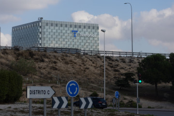 Archivo - Fachada de la sede de Telefónica, a 7 de noviembre de 2024, en Madrid (España).