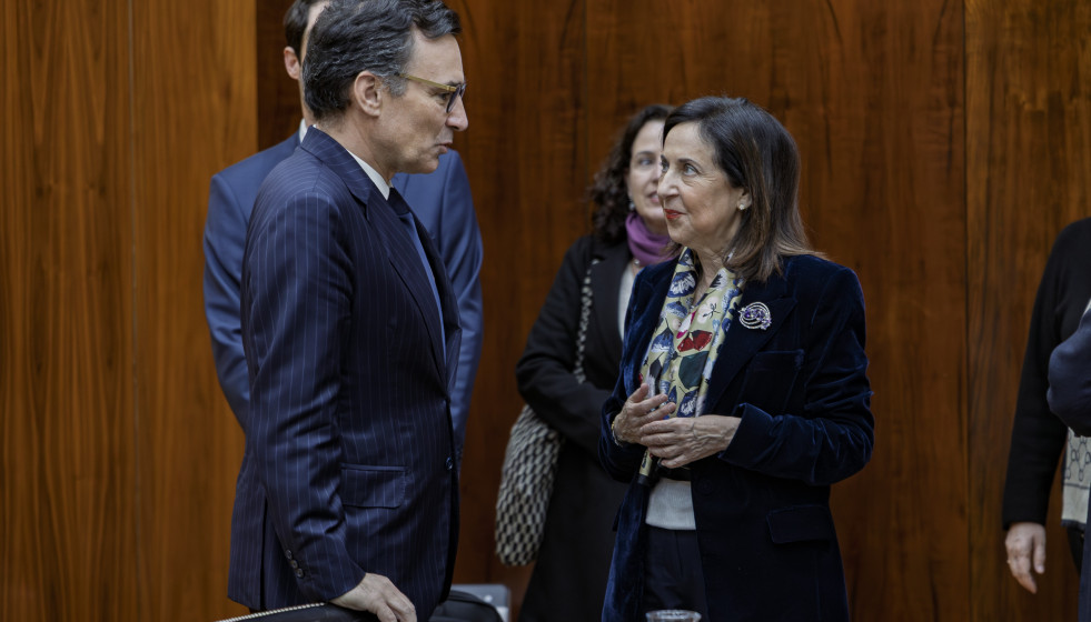 La ministra de Defensa, Margarita Robles, se reúne con el presidente de la Asamblea Parlamentaria de la OTAN, Marcos Perestrello de Vasconcelos.