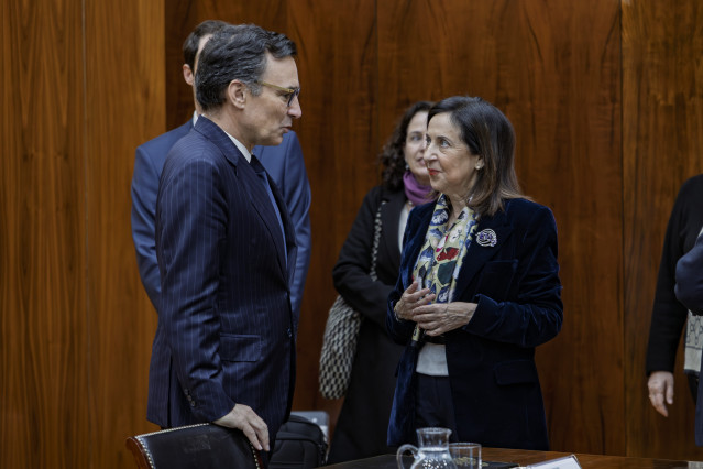 La ministra de Defensa, Margarita Robles, se reúne con el presidente de la Asamblea Parlamentaria de la OTAN, Marcos Perestrello de Vasconcelos.