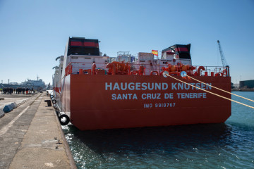 Archivo - Barco de GNL