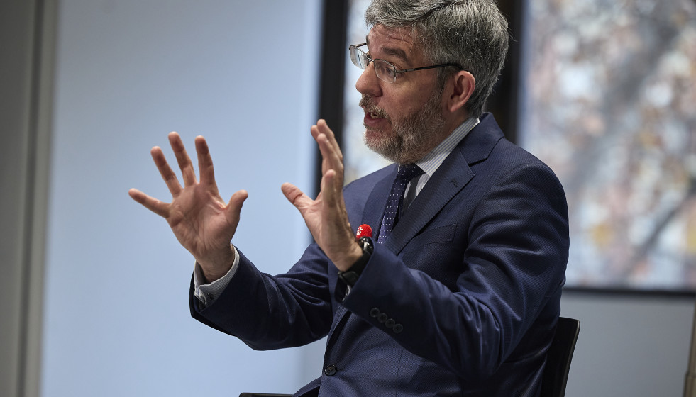 Archivo - El vicesecretario de Economía del PP, Alberto Nadal, durante una entrevista para Europa Press, en la sede del Partido Popular, a 23 de diciembre de 2025, en Madrid (España).