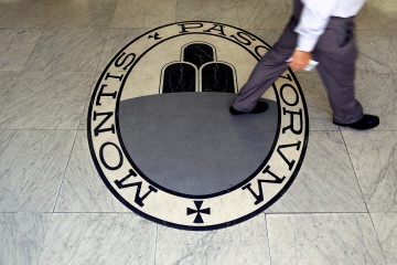 Archivo - Logo del banco italiano Monte dei Paschi di Siena (BMPS).