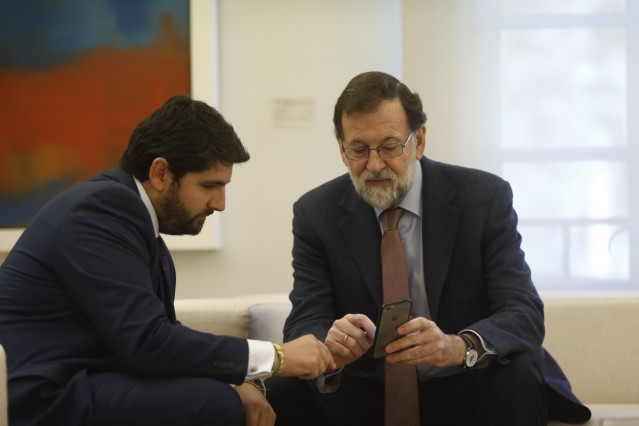 Archivo - El exjefe del Ejecutivo central Mariano Rajoy y el presidente del PPRM y de la Región de Murcia, Fernando López Miras