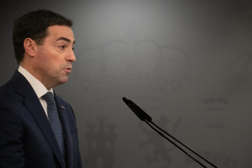 El lehendakari, Imanol Pradales, ofrece una rueda de prensa tras una reunión con el presidente del Gobierno, en el Complejo de la Moncloa, a 27 de enero de 2026, en Madrid (España).