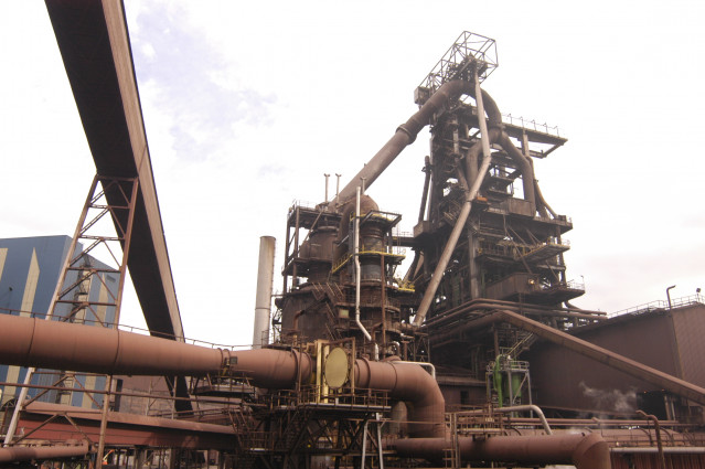 Archivo - Planta de ArcelorMittal en Gijón.
