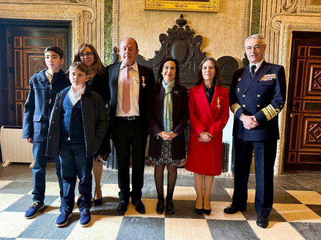 Robles recuerda la entrega histórica de la Armada y la importancia de aunar tradición y modernidad